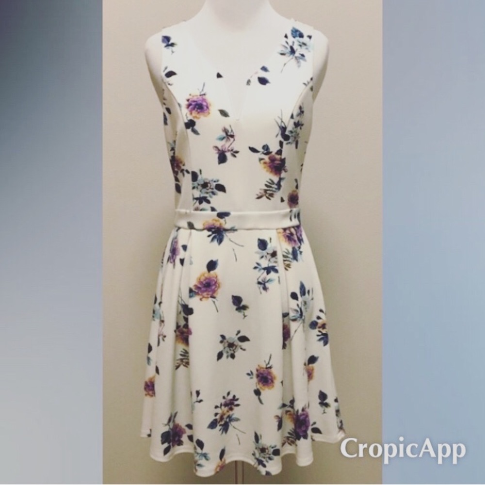 Dress - Picture 3 of 9